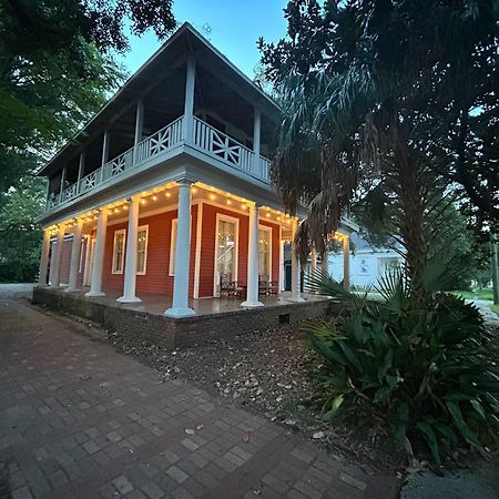 Pretty Peach Palace-Historic, Mins To Downtown Mobile Exterior photo