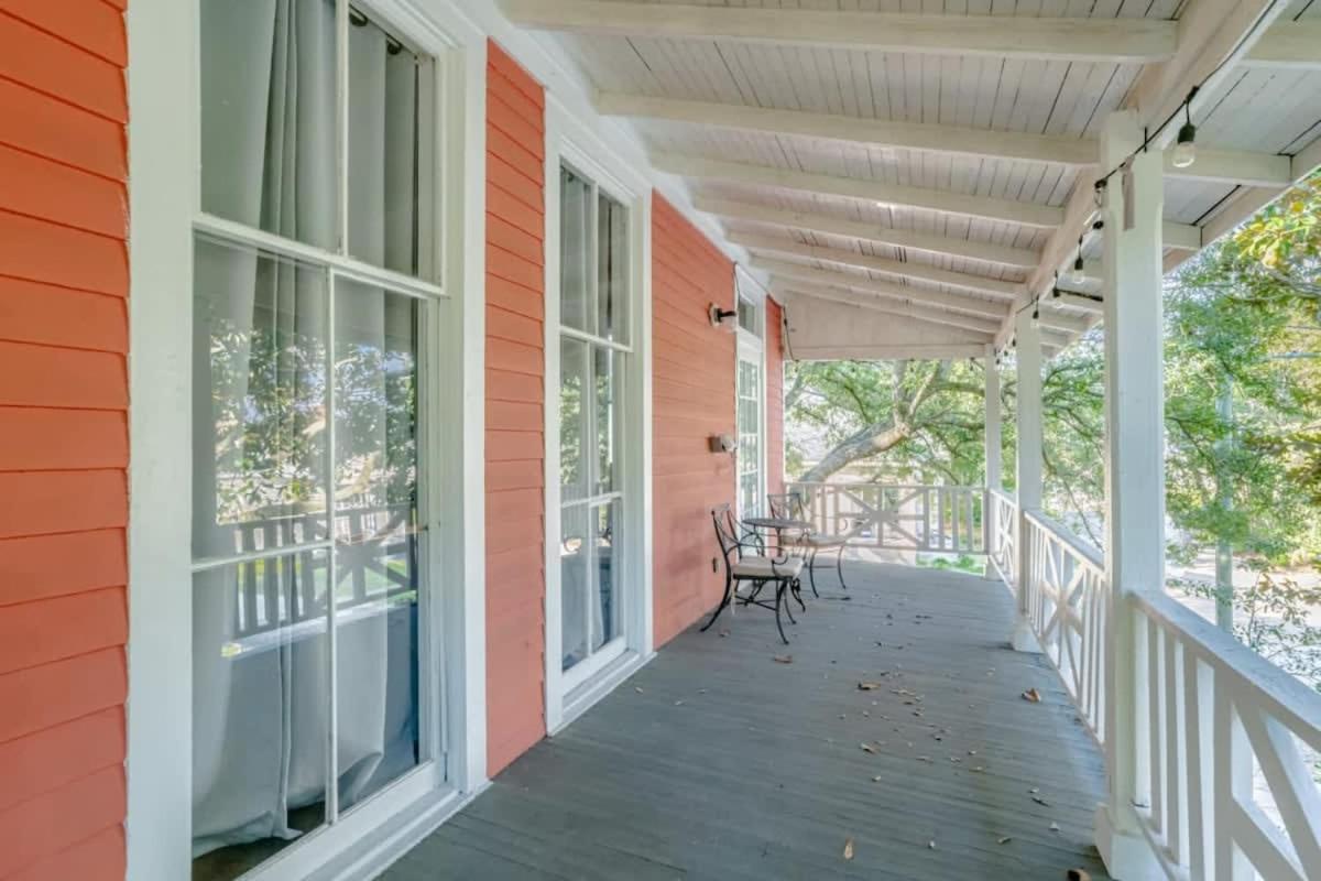 Pretty Peach Palace-Historic, Mins To Downtown Mobile Exterior photo