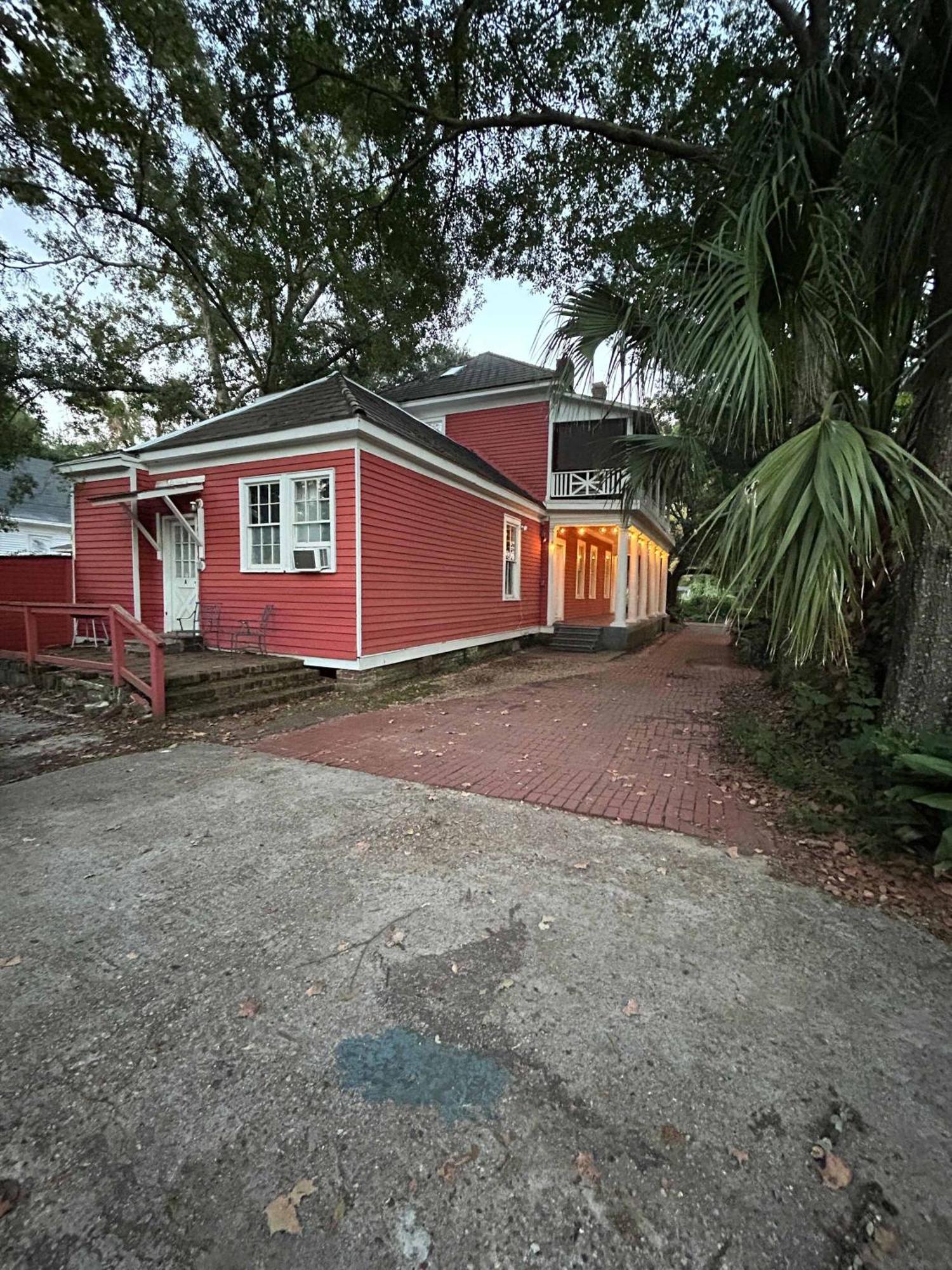 Pretty Peach Palace-Historic, Mins To Downtown Mobile Exterior photo